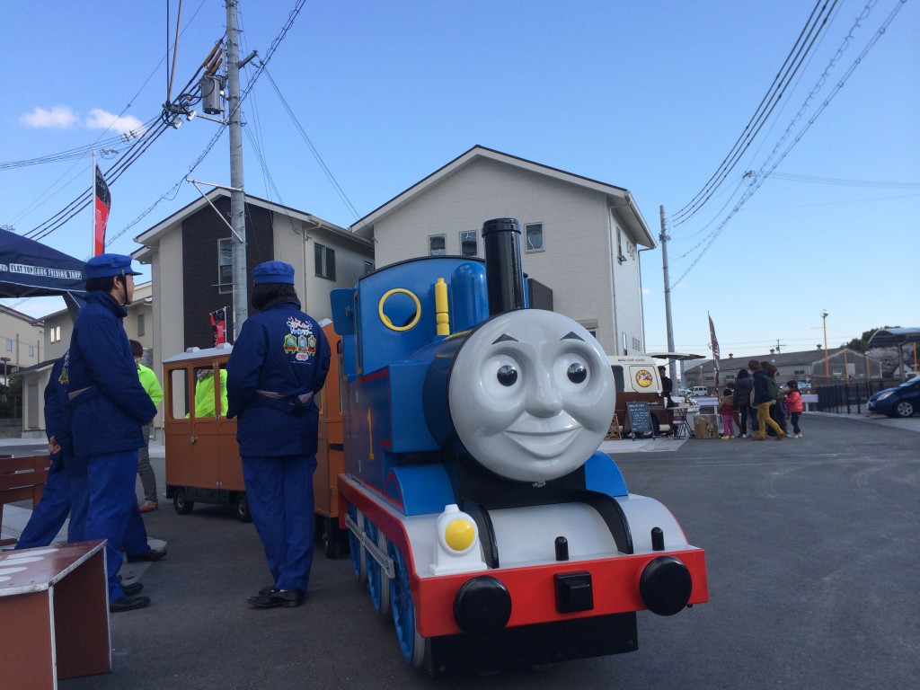 加古川市安田イベントの機関車トーマス出発