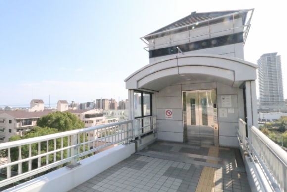 エレベーターを降ります