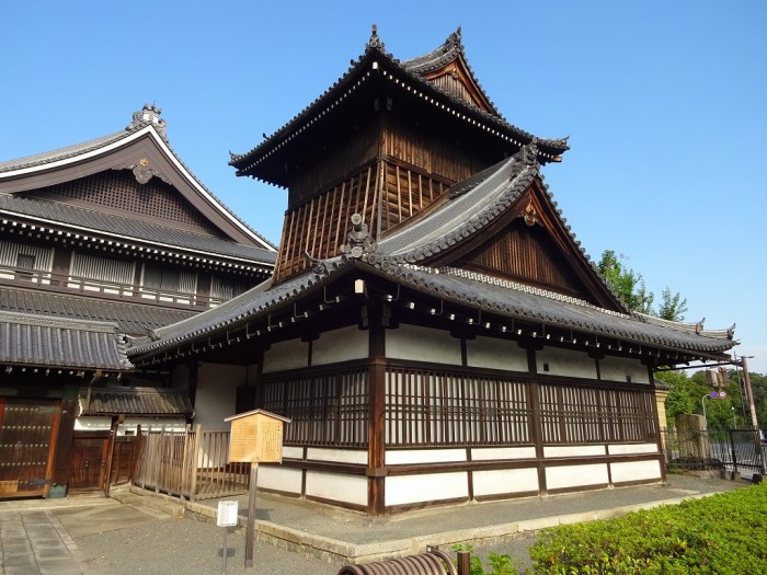 西本願寺・太鼓楼