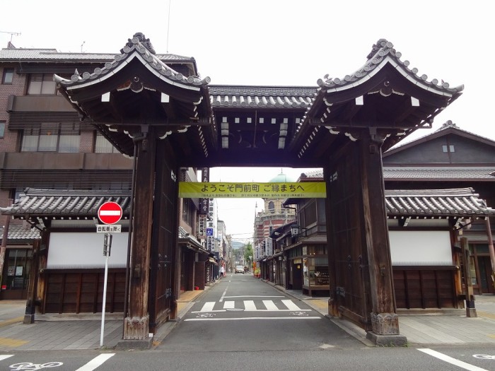 西本願寺・総門２